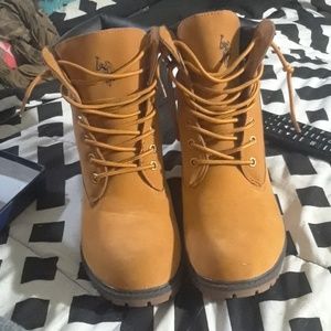 U.s polo assn. Since 1980 tan boots